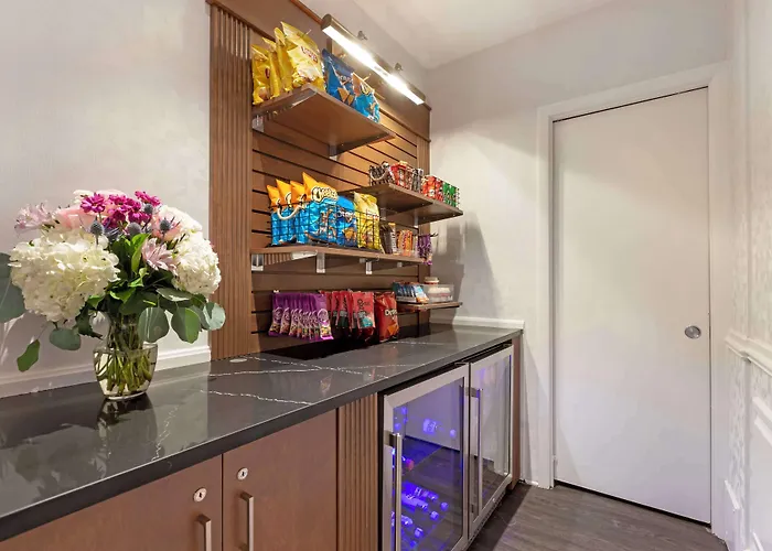 Best Western Plus Hawthorne Terrace Hotel